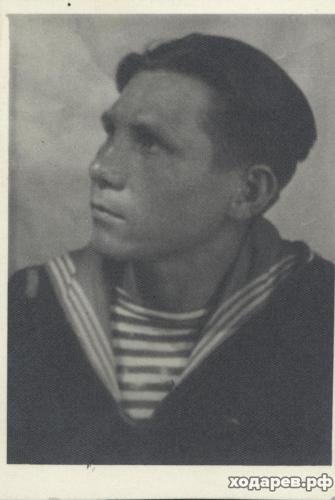 В. Гнеушев в юности
